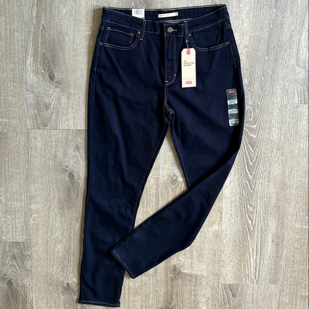 Levi’s 721 High-Rise Skinny Jeans ✨
Size: Women’s 14 Medium (W32 L30)